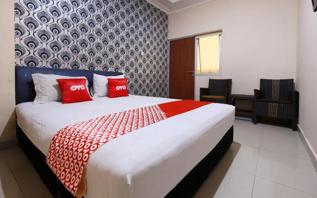 Guest House 268 by OYO Rooms