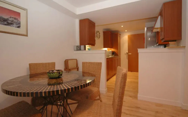 233 The St Giles Apartment