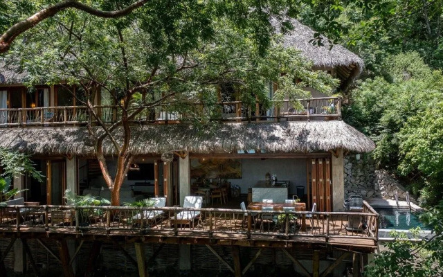 Tokipa at Punta Sayulita