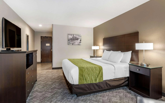 Comfort Inn & Suites Tualatin - Lake Oswego South