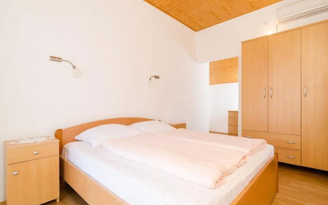 Apartment & Room Maćus