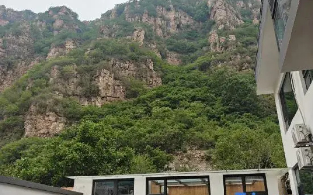 Shangshan Ruoshui Homestay (Stone Forest Gorge Scenic Area)
