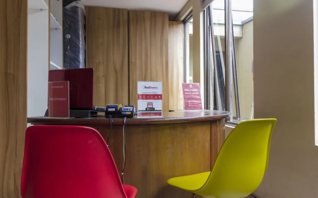 RedDoorz Plus @ Permata Karawaci