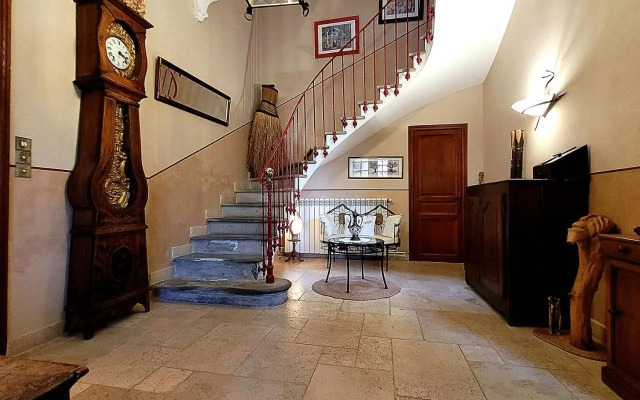 Demeure Vigneronne De Charme B&B