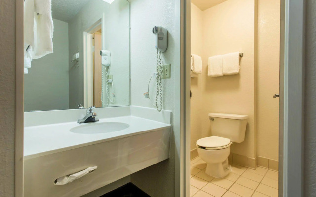 Studios & Suites 4 Less Charlotte