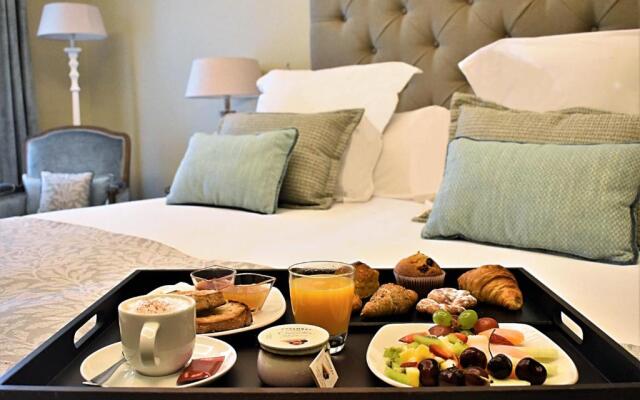 Lamaro Hotel