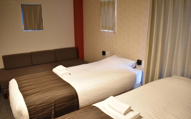 Shinsaibashi House – Guest Rooms – Osaka