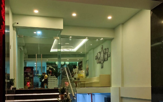 The Six Hotel