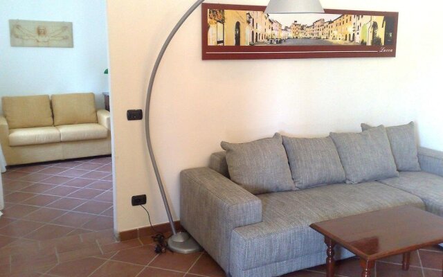 "villa In Lucca Placed in a Residential Area, all Services Nearby"