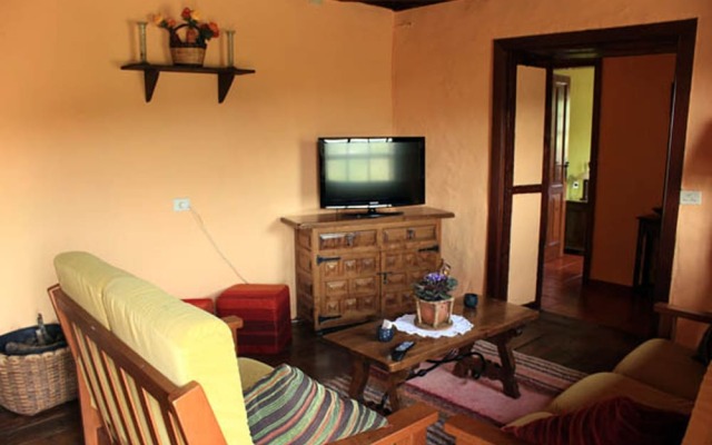 Casa Rural El Colmenero by Isla Bonita