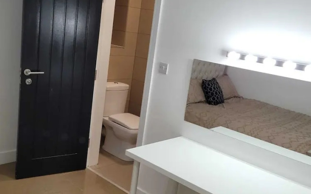Stunning 2-bed Apartment in Manchester Built 2023