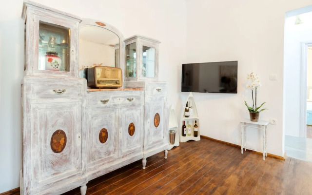 Pasithea Luxury Suites