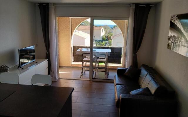 studio à 100m de la plage et de la piscine