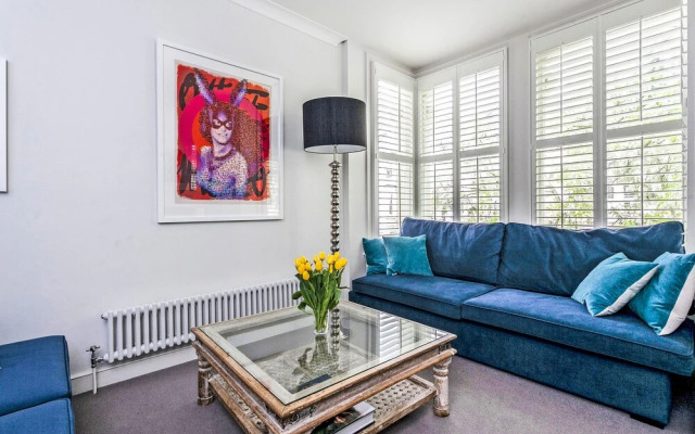 Elegant Shepherds Bush Home by Kensington Olympia