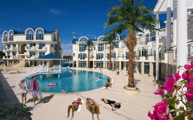 Seahorse Deluxe Hotel