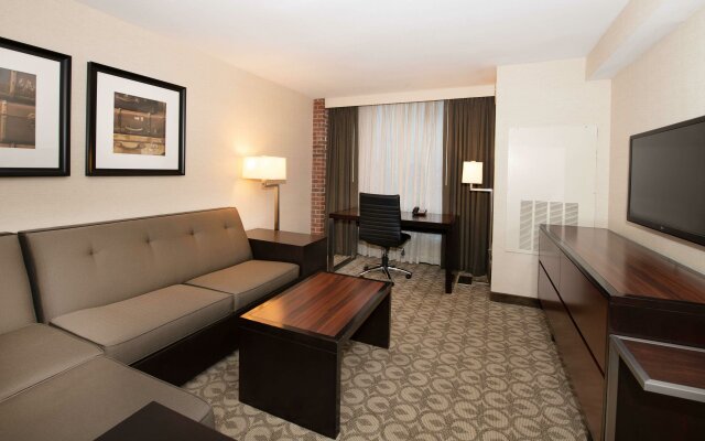 DoubleTree by Hilton Hotel & Suites Charleston Airport