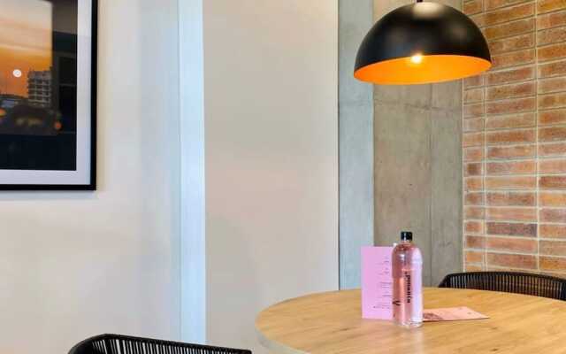 w Astounding Loft in Virrey