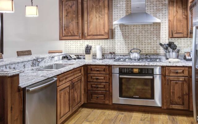 Ritz Carlton #5 2 Bedroom Condo by RedAwning