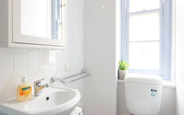 Stylish Studio Apartment In Surry Hills