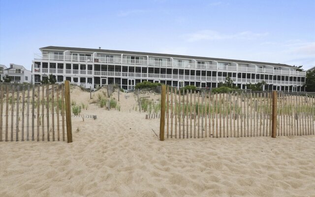 Atlantic Watergate #17 by Long & Foster