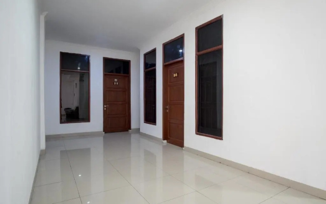 OYO 2410 Intan Hotel