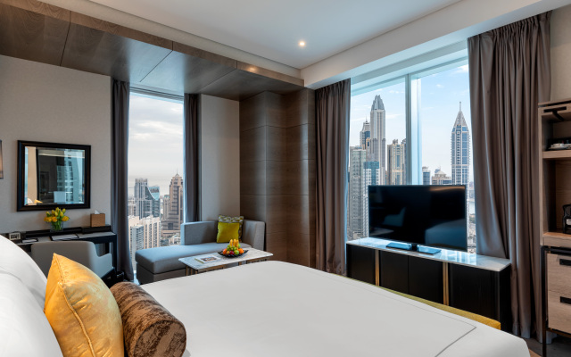 Отель Taj Jumeirah Lakes Towers