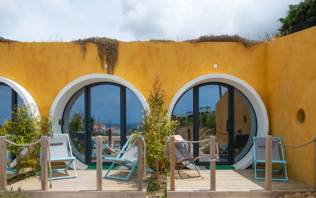 Хостел WOT Ericeira Surf Social