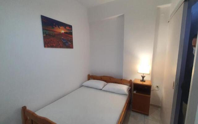 Almiri Apartments By the sea