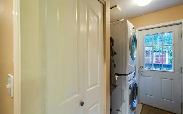 58mbr - 2-bedroom - Fireplace - Sleeps 6