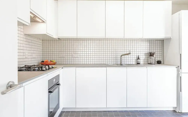 Mid-Century Modern Style 1BD with Garden