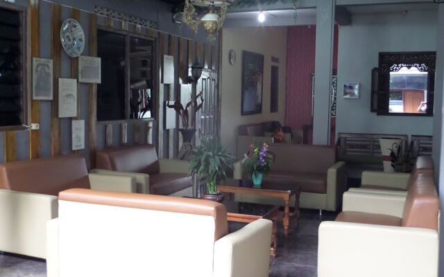 OYO 198 Emdi House Seturan