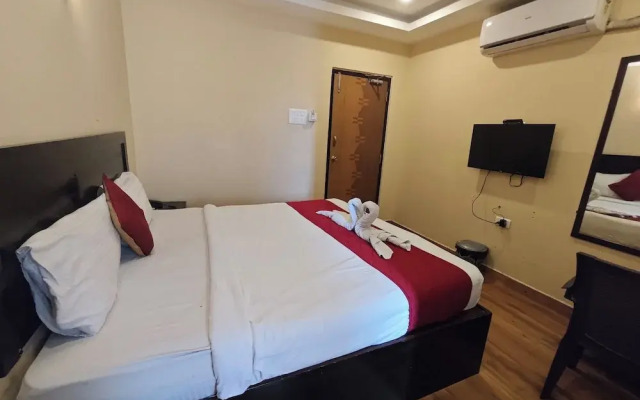 Raajas Grand by OYO Rooms