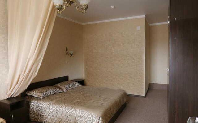 HappyLinn Hotel