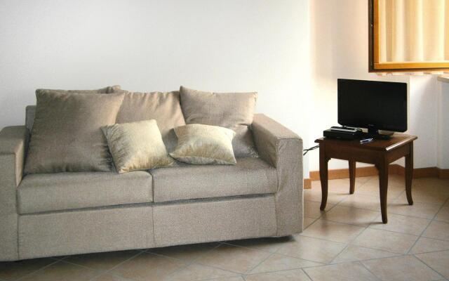 Apartment in Lazise with communal pool