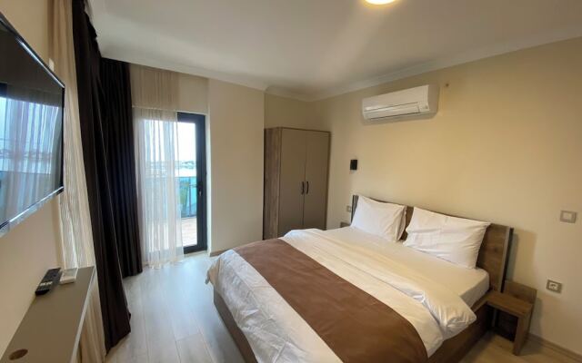 Rena Grand Residence & Suite