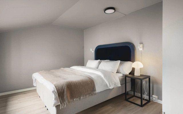 Enter Viking Hotel