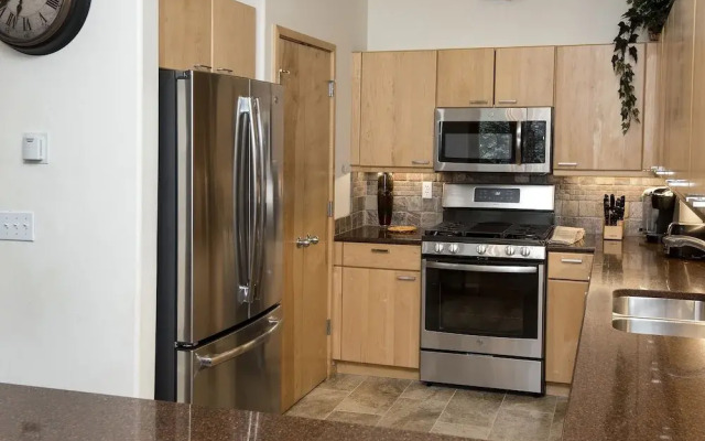 Savoy S 2d 3 Bedroom Condo by RedAwning