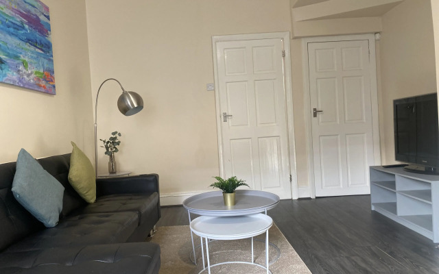 Alexander Apartments Saltwell Park