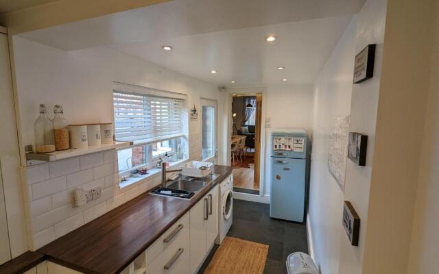 Vhouse - 2 Bed Townhouse Near Media City