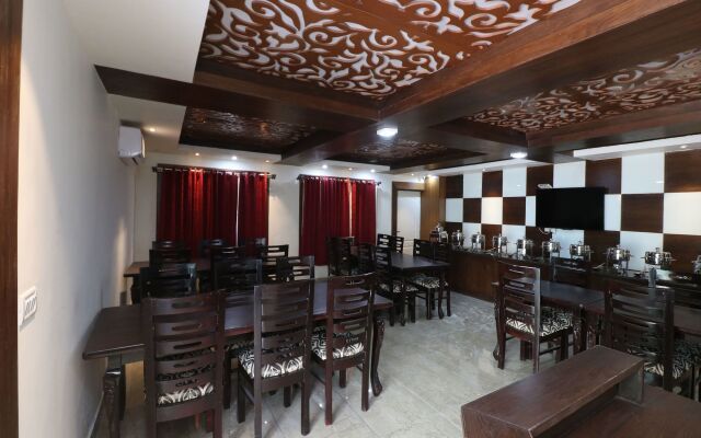 OYO 11839 Hotel Paradise Mansion