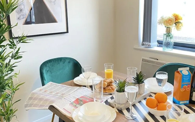 Tudors eSuites Balcony Apartment