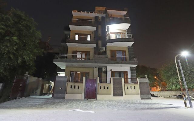 OYO 43270 Ishita Residency