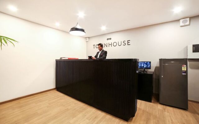 Oyo Townhouse 178 Sector 52