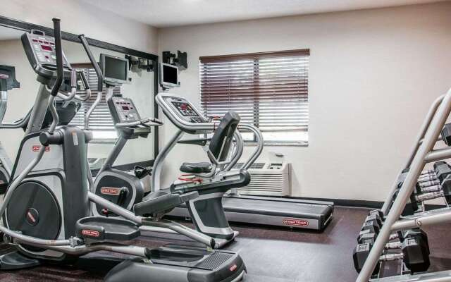 Quality Inn & Suites Warren - Detroit