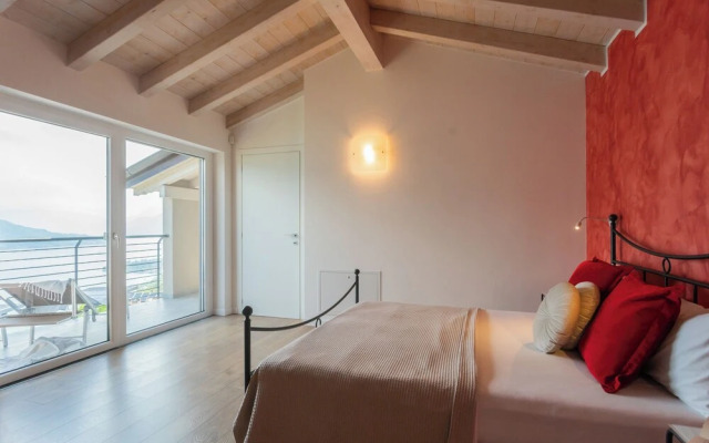 Blooms by the Lake by Rent all Como