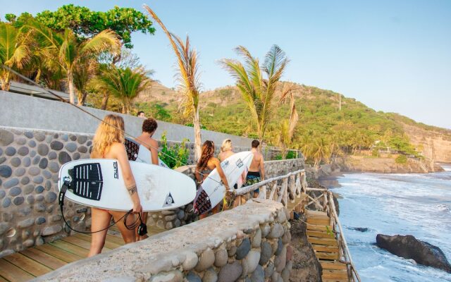 Puro Surf Hotel and Academy