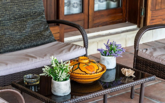 Luxury Garden in Gallina