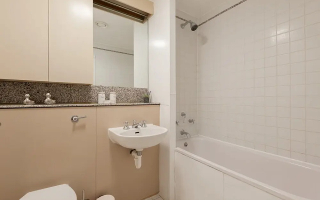 Platinum Apartment near Gloucester Road 9950