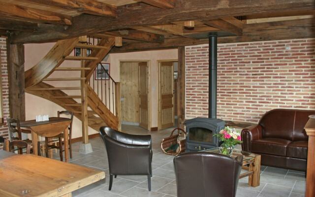Fine Holiday Home in the Surroundings of Vitry-aux-loges Near Large Swimming Lake