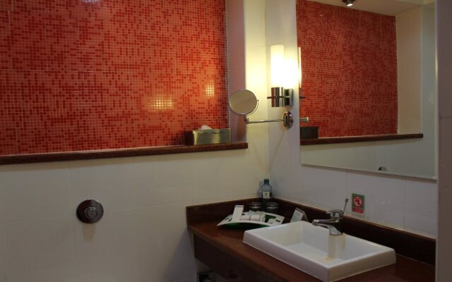 Holiday Inn Dar Es Salaam City Center by IHG